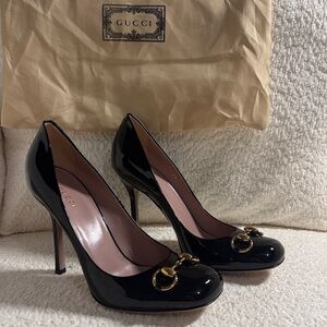 Gucci Black Patent Leather Horsebit Heels size 39